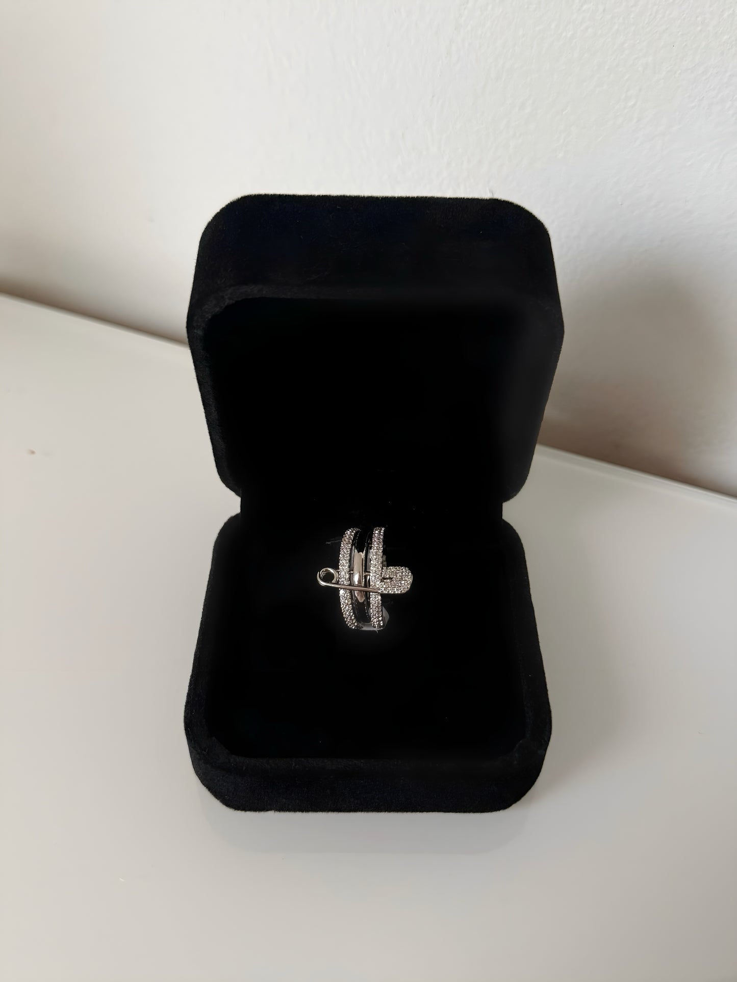 Bague de Luxe Éclat Diamanté
- Argent