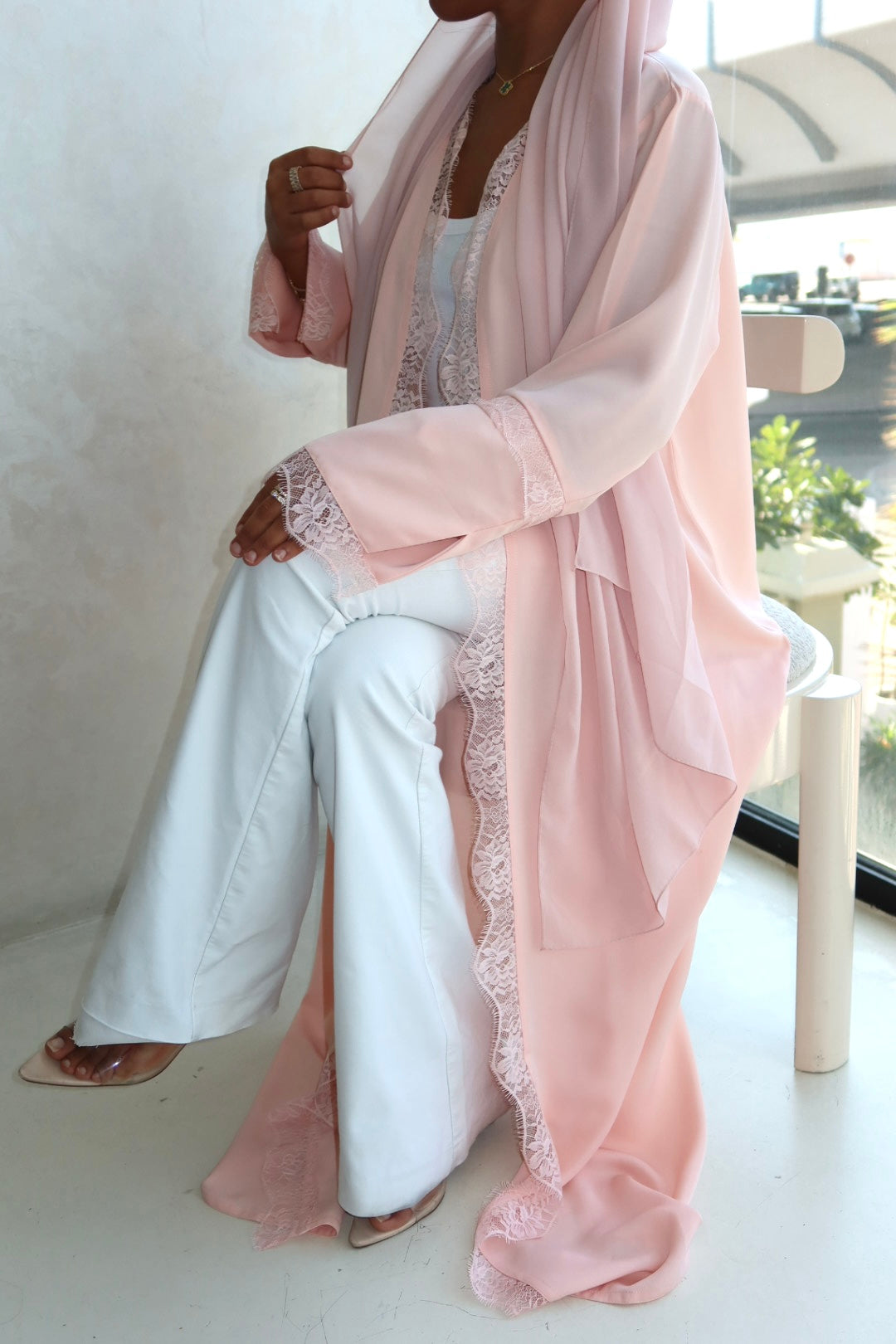 Abaya rose poudré en dentelle- Ensemble 2 pièces